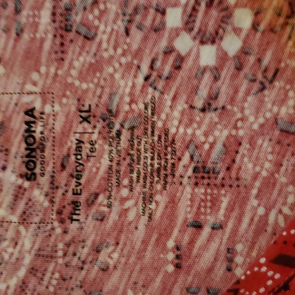 Sonoma women's XL long sleeve t-shirt. Color red with black and white pattern . - Picture 2 of 3